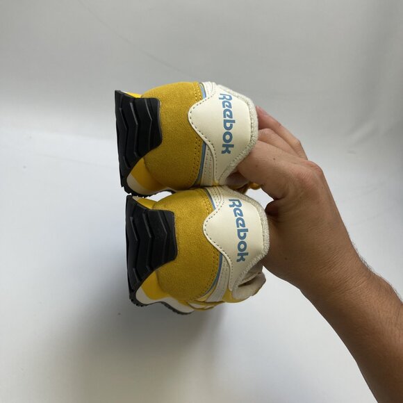 Reebok Classic AZ Women Running Casual Retro Shoes Yellow / Gold Size 7 US New - Picture 6 of 11